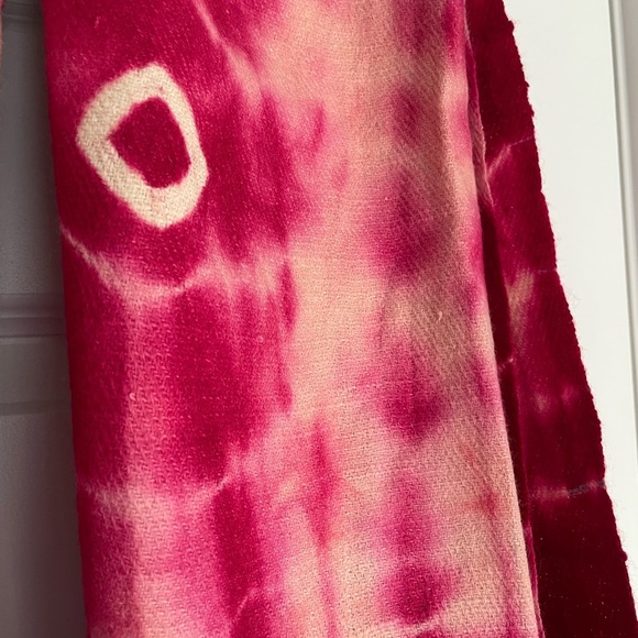 Large Tie-Dye Scarf - Picture 3 of 6